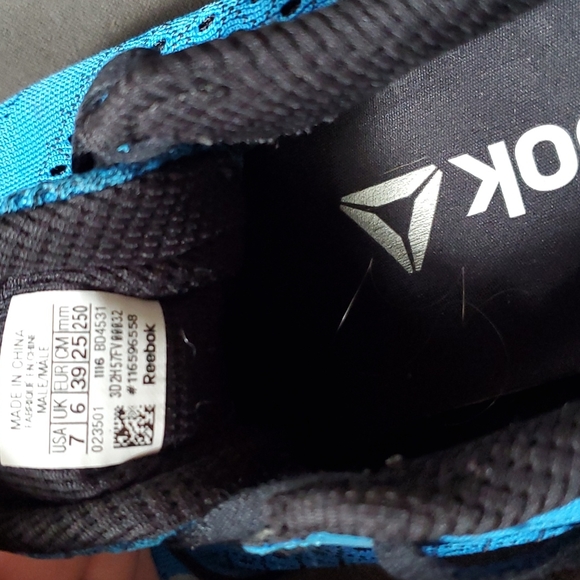 Reebok Sneakers (size 7) - Picture 6 of 7